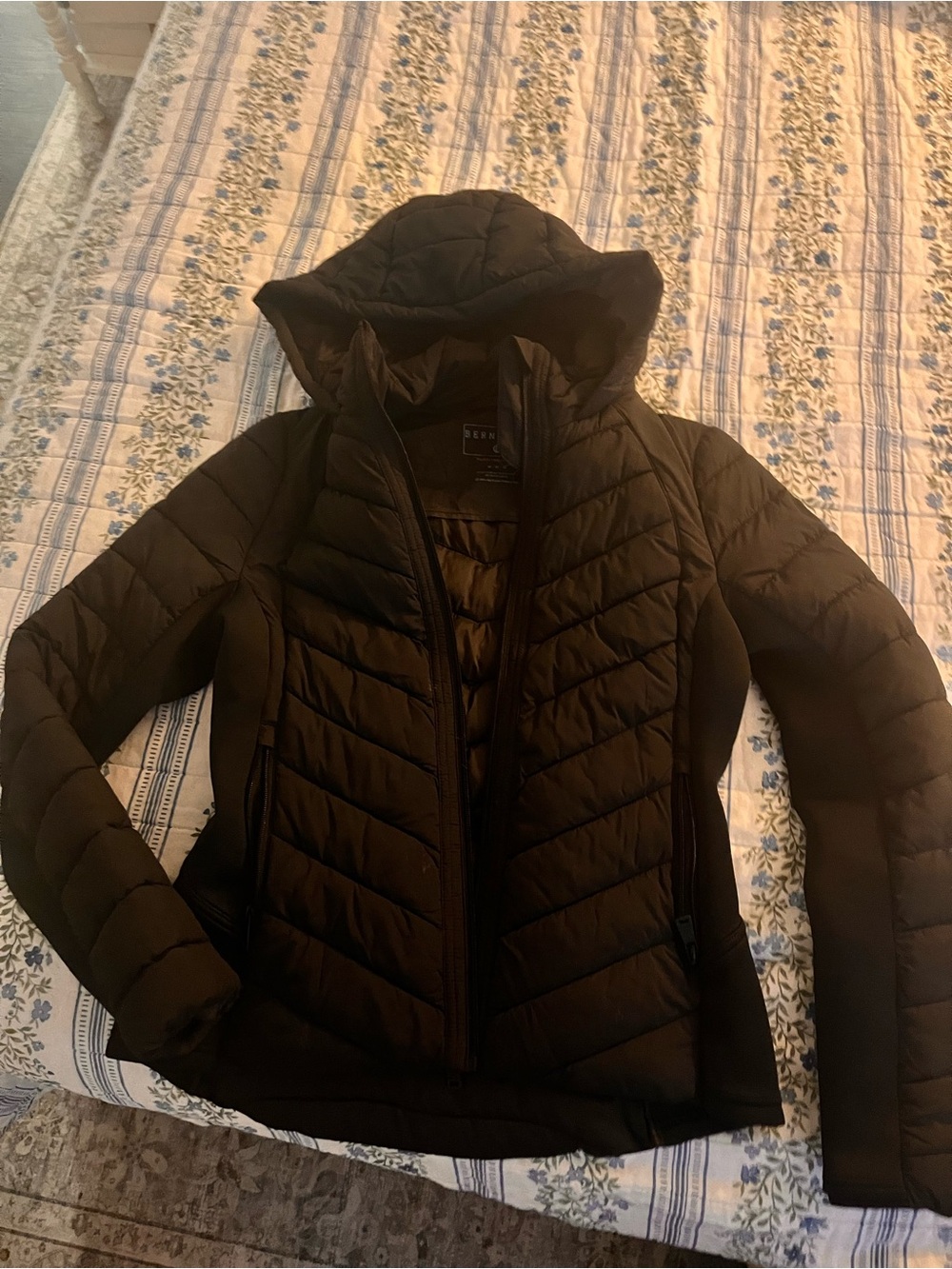 Bernardo Black Quilted Hooded Lightweight Puffer Jacket